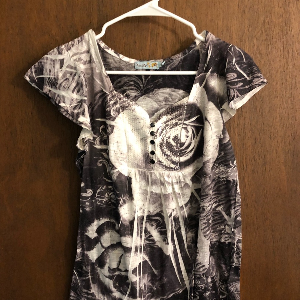 Cute women’s top